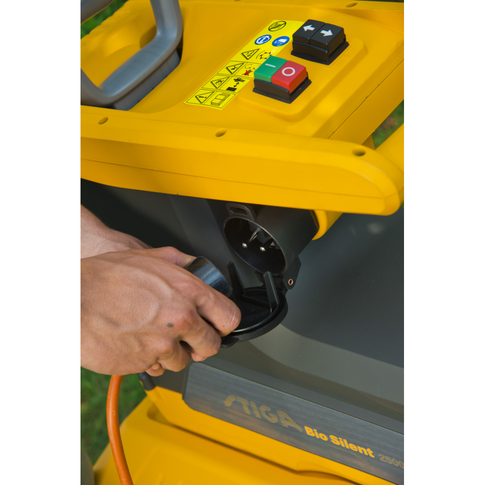 Broyeur électrique STIGA Bio Silent 2500 – 2500 W, bac 60 L, branches