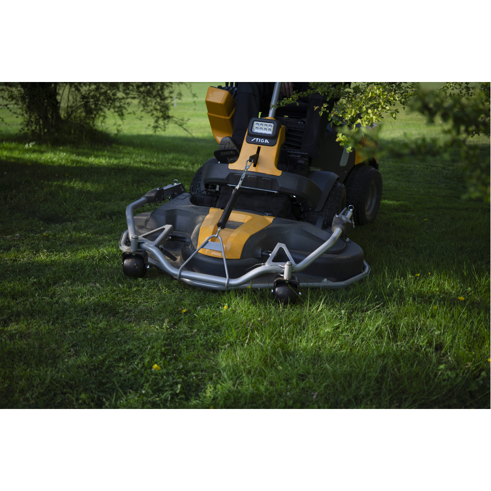 Autoportée à coupe frontale thermique Park Pro 900 AWX