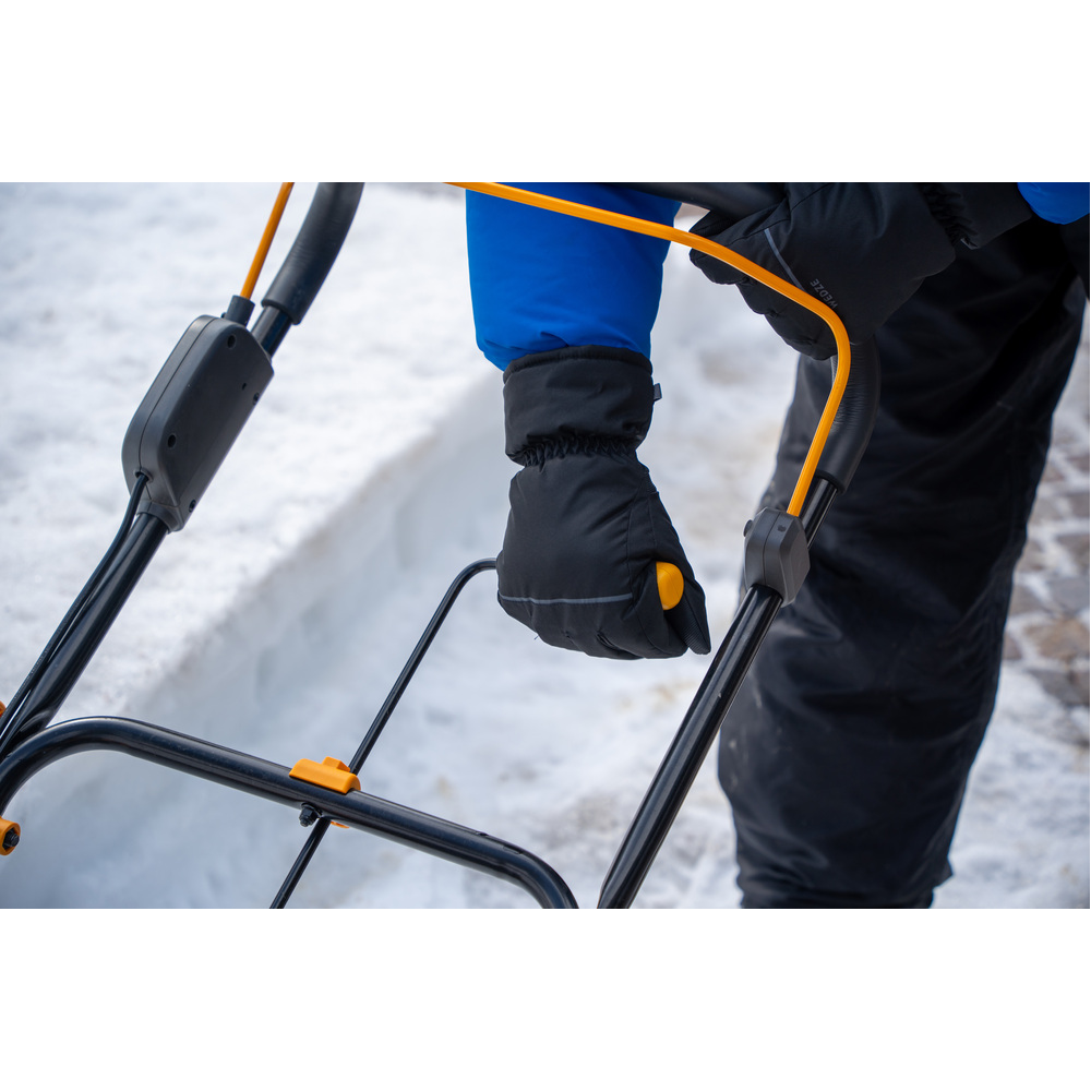 Fraise à neige à batterie Stiga ST 700e Kit