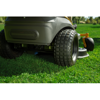 Autoportée à coupe axiale Stiga GYRO 900e