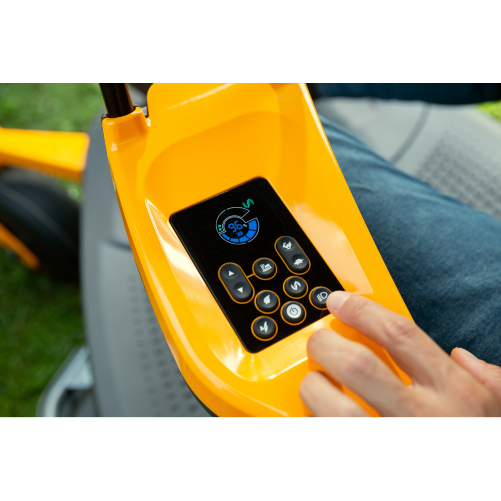 Autoportée à coupe axiale Stiga GYRO 900e