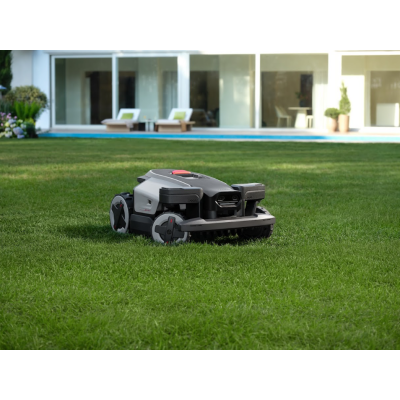 Robot de tonte sans fil 4WD Roborock - RockMow - RTK + VSLAM - 5000 m²